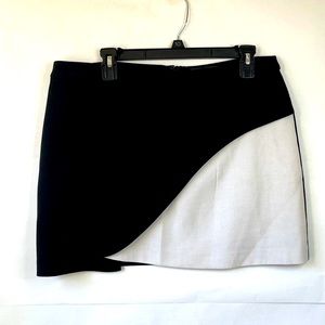 BCBG MaxAzria black and white mini skirt womens L